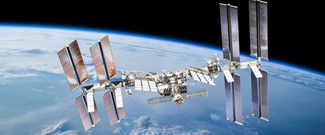 Космонавты поздравили школьников с Днём знаний из космоса Космонавты поздравили школьников с Днём знаний из космоса