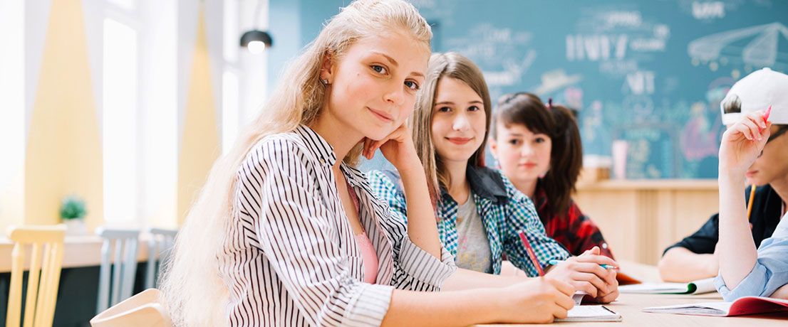 60% выпускников школ после девятого класса выбирают колледжи 60% выпускников школ после девятого класса выбирают колледжи
