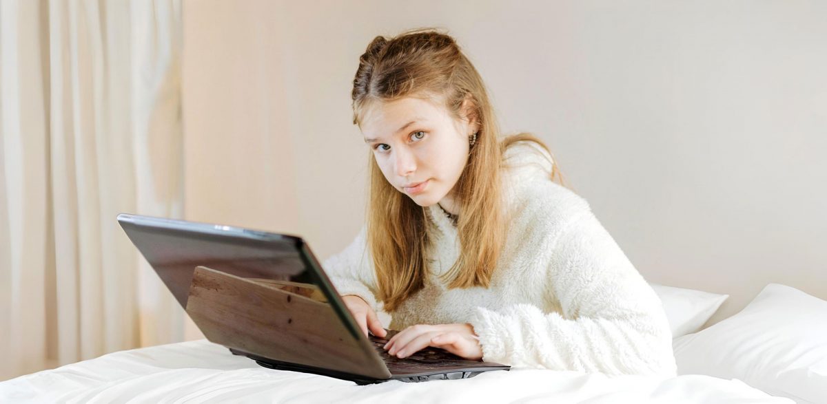 Является ли дистанционное обучение очным? Разбираем юридические и практические аспекты