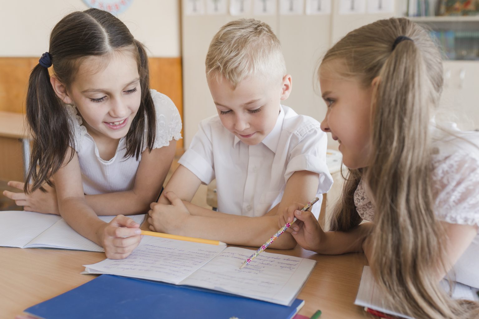 Сравнение ДНКР и ОДНКНР: единая программа, обязательный статус, 85 часов против курса по выбору Сравнение ДНКР и ОДНКНР: единая программа, обязательный статус, 85 часов против курса по выбору